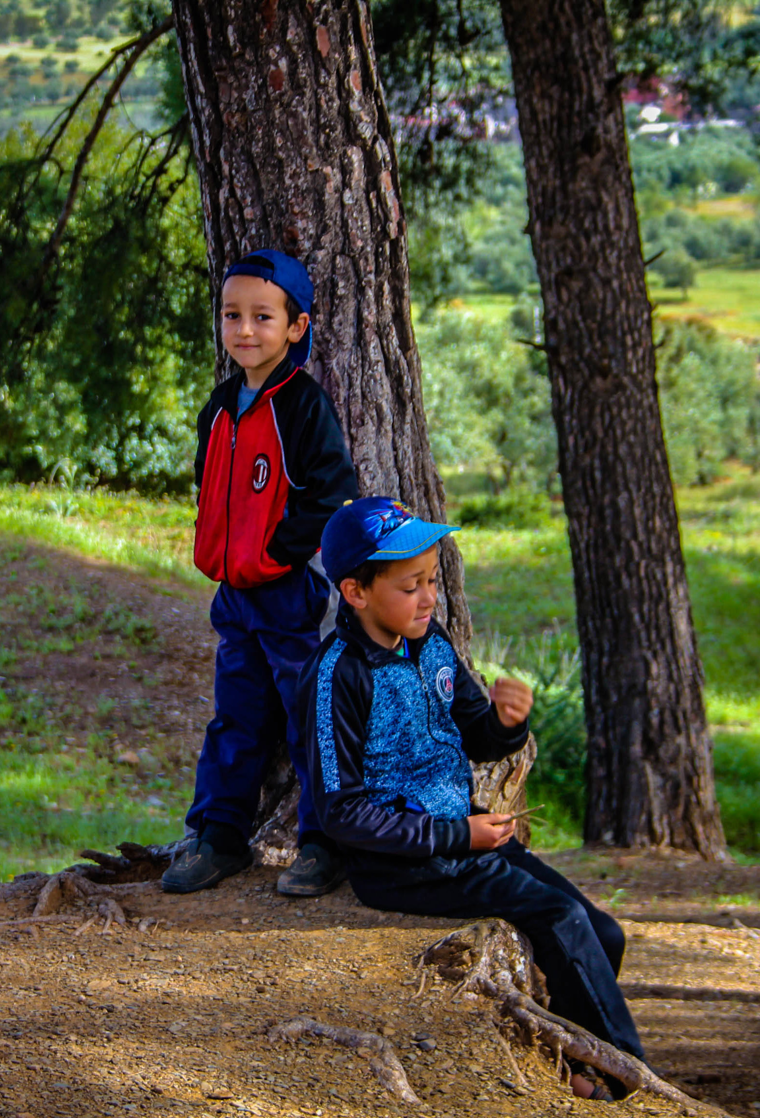 Enfants dans la nature au Maroc