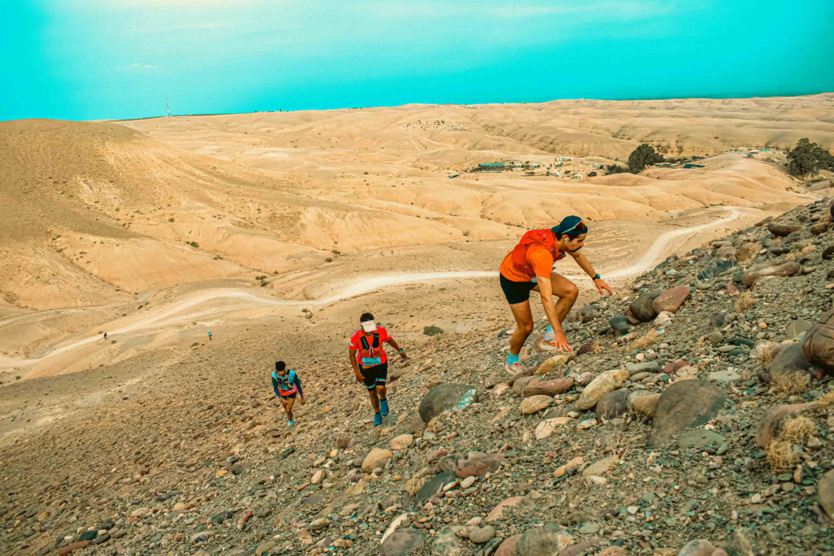 Coureur Trail Maroc dans le désert d’Agafay